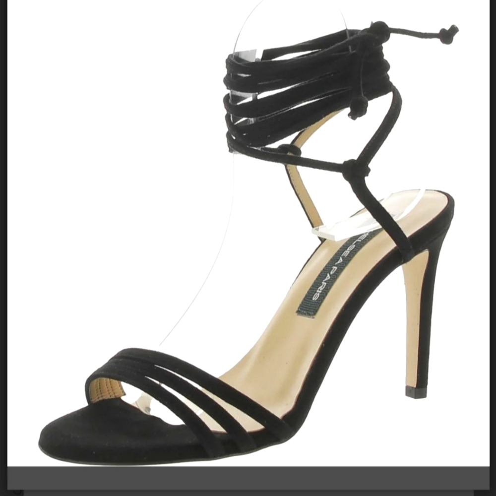 Chelsea Paris sasha strappy high heel in size 38.5.